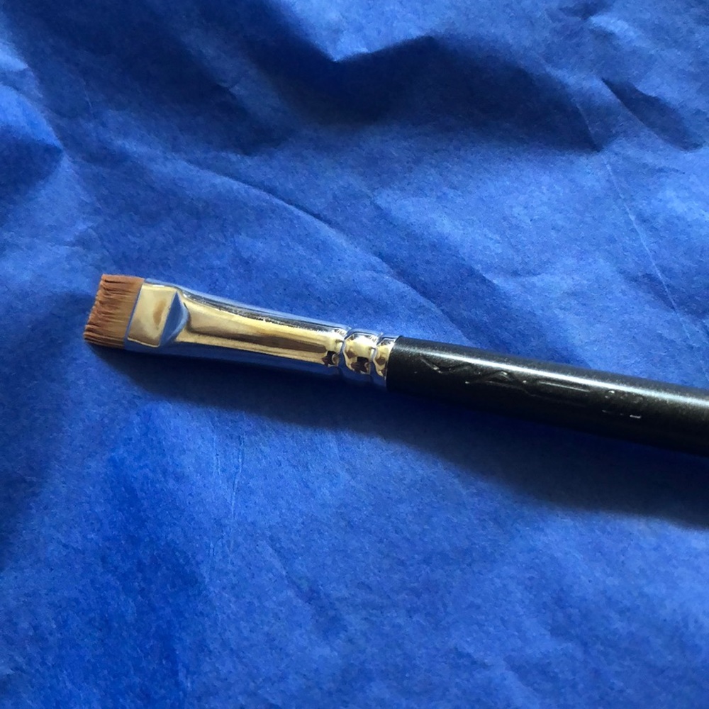 217 SYNTHETIC BLENDING BRUSH